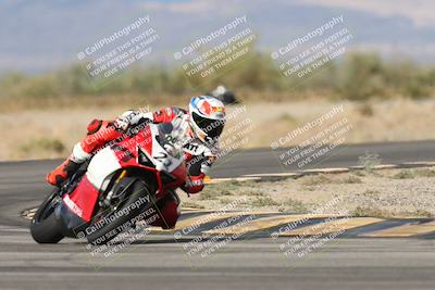 media/Nov-16-2025-Race Pace (Sun) [[8c5fa54630]]/Verified Riders/7-Turn 4 (1155am)/